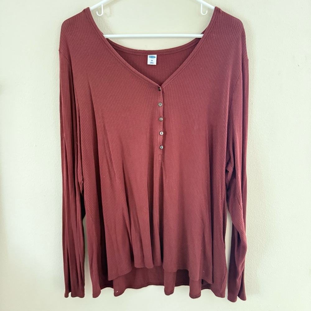 Old Navy Women's Burgundy Button-Down Shirt